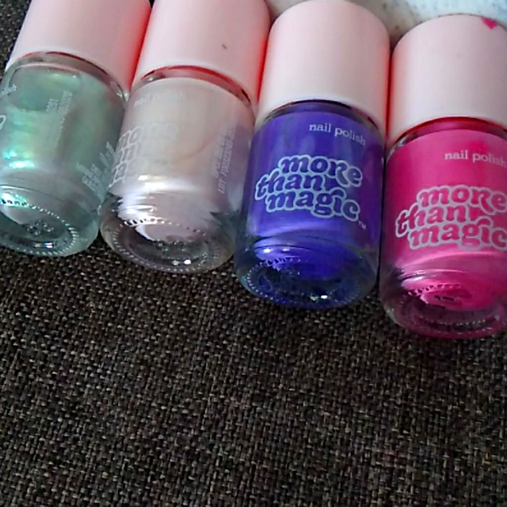 4-nailpolishes